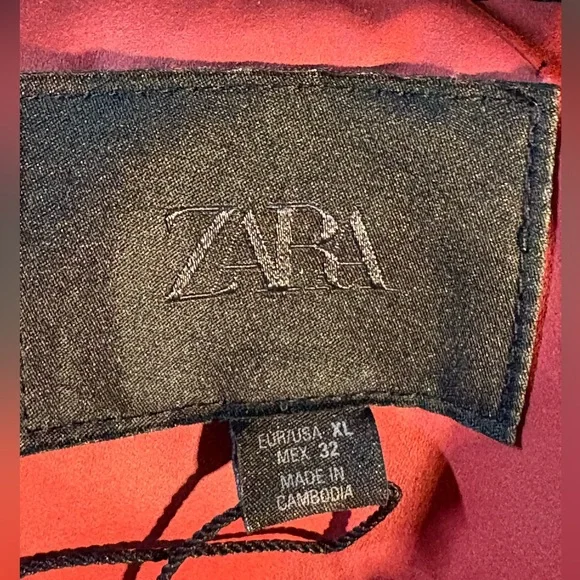 ZARA NWT Waxed Red Barn Jacket With Contrasting Black Collar in Sz XL - Picture 7 of 11